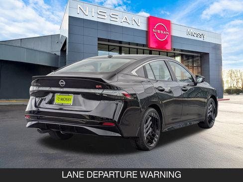 New 2026 Nissan Sentra SR w/ Floor Mat Package image 8