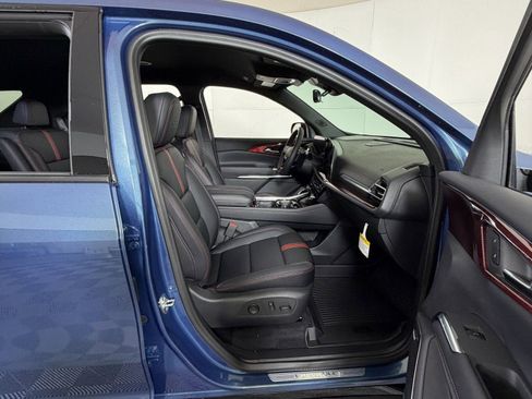 New 2026 Chevrolet Traverse RS w/ LPO, Floor Liner Package image 9