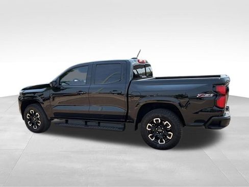 Used 2024 Chevrolet Colorado Z71 w/ Z71 Convenience Package 2 AWD/4WD image 7