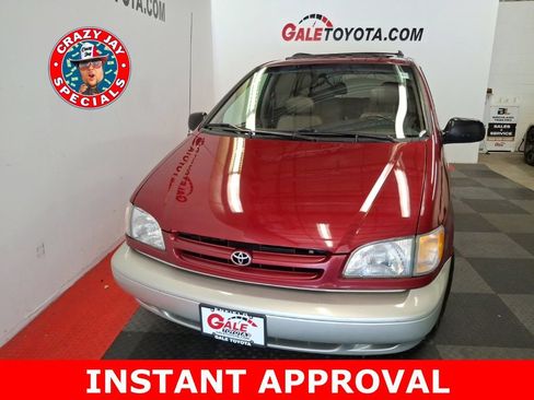 Used 1999 Toyota Sienna XLE FWD image 3