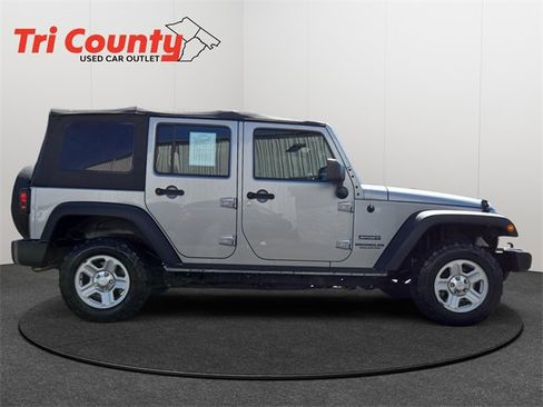 Used 2017 Jeep Wrangler Unlimited Sport w/ Connectivity Group image 9