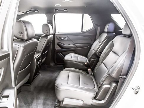 Used 2023 Chevrolet Traverse LT w/ LPO, Floor Liner Package AWD/4WD image 28