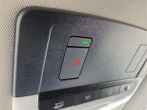 Used 2025 Nissan Pathfinder SL AWD/4WD image 21