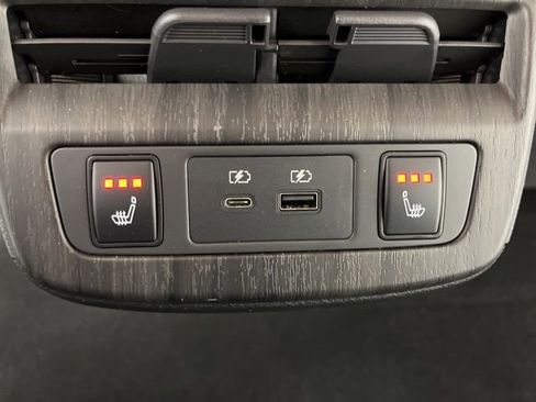 Used 2024 Nissan Ariya AWD image 45