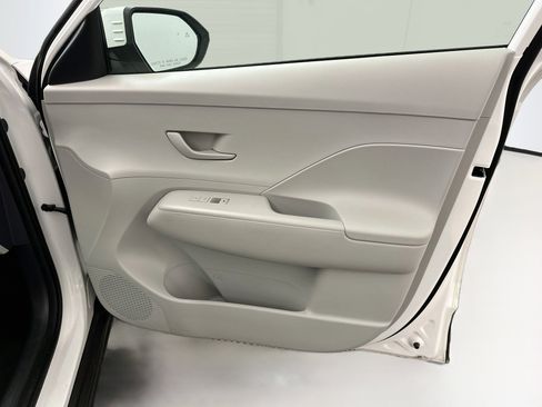 Used 2025 Hyundai Kona SEL AWD/4WD image 33