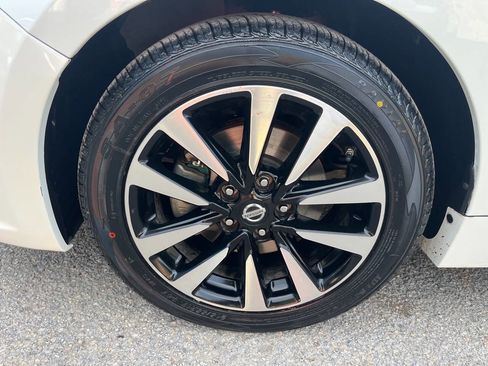 Used 2018 Nissan Altima 2.5 SV image 38