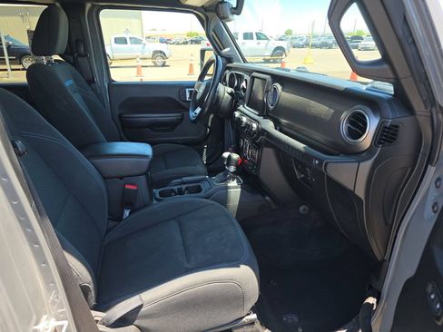 Used 2021 Jeep Wrangler Unlimited Rubicon 4xe w/ Cold Weather Group AWD/4WD image 5