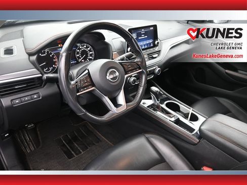 Used 2024 Nissan Altima 2.5 SR FWD image 19