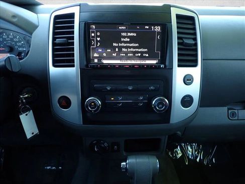 Used 2013 Nissan Frontier SV AWD/4WD image 14