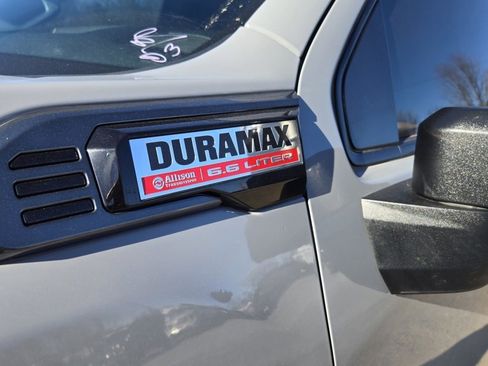 Used 2024 GMC Sierra 2500 AT4 w/ Technology Package image 9