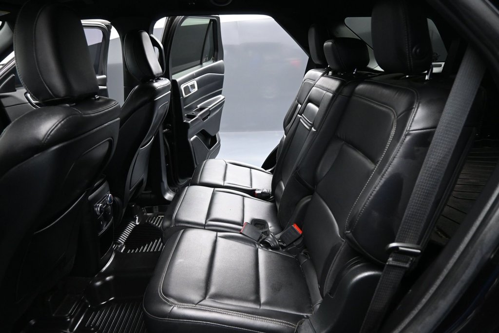 Used 2020 Ford Explorer XLT w/ Equipment Group 202A RWD image 19