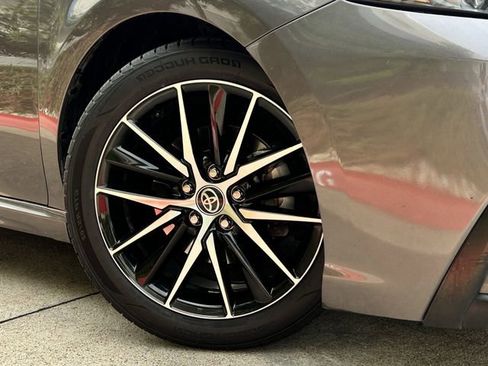 Used 2021 Toyota Camry SE image 10