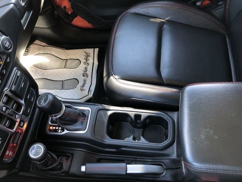 Used 2019 Jeep Wrangler Unlimited Rubicon w/ Dual Top Group image 16