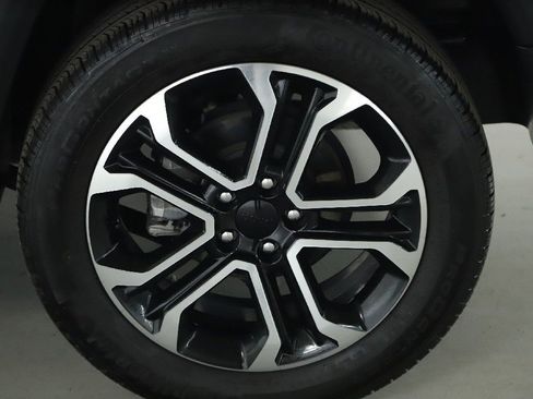 Used 2024 Jeep Compass Limited image 39