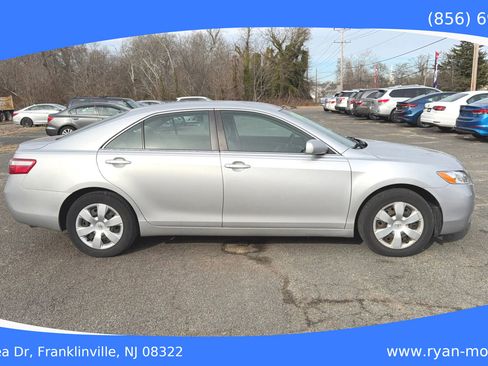 Used 2009 Toyota Camry LE image 5