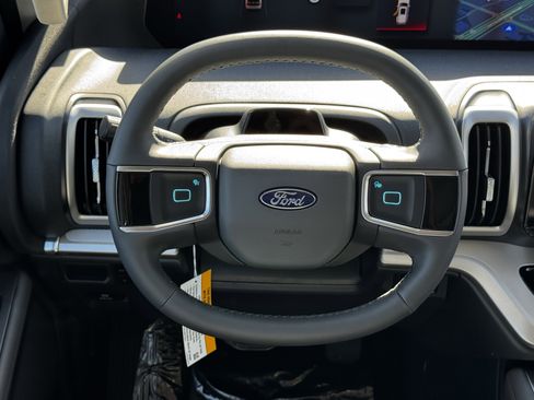 New 2025 Ford Expedition Active image 15