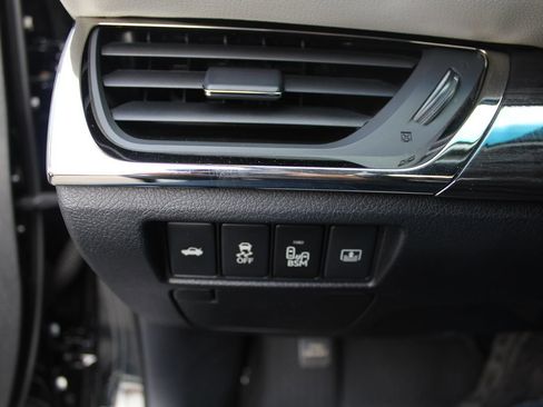 Used 2013 Toyota Avalon Limited image 25