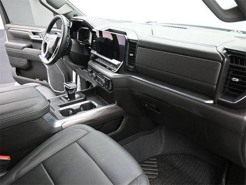 Used 2025 Chevrolet Silverado 1500 LTZ image 24