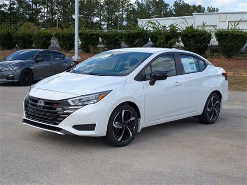 New 2025 Nissan Versa SR w/ Trunk Package image 7