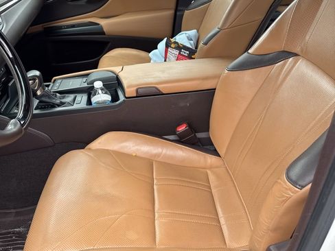 Used 2019 Lexus ES 350 Luxury image 4