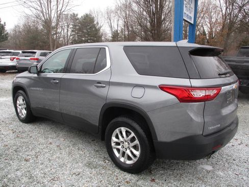 Used 2020 Chevrolet Traverse LS image 3