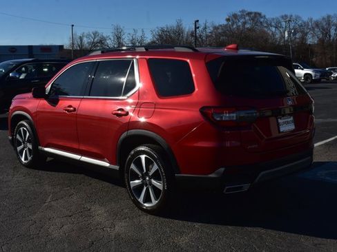 Used 2025 Honda Pilot Elite image 9