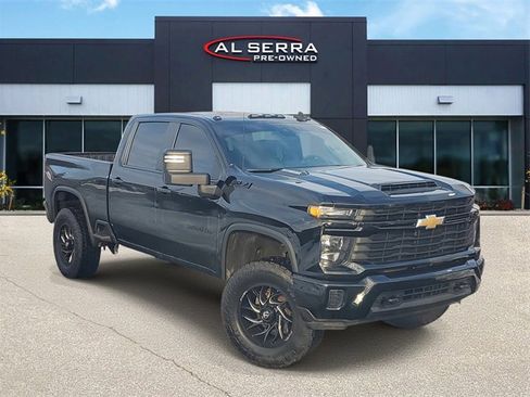 Used 2024 Chevrolet Silverado 2500 Custom w/ Custom Value Package image 1