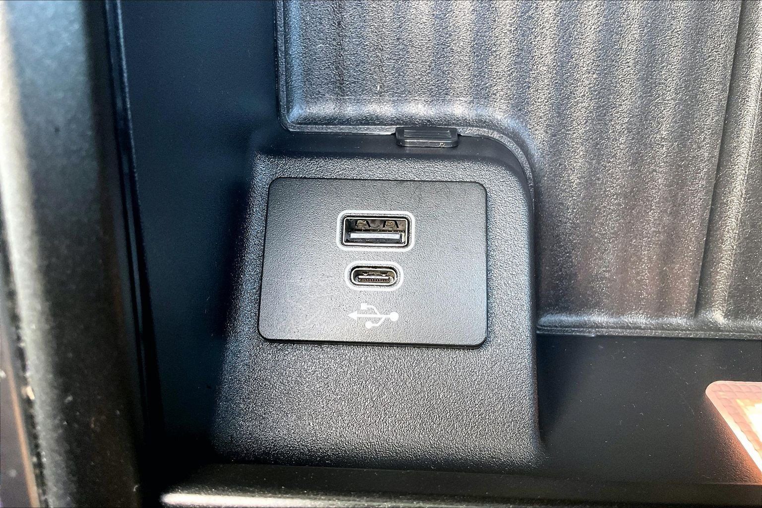 Used 2025 Ford Expedition Active AWD/4WD image 34