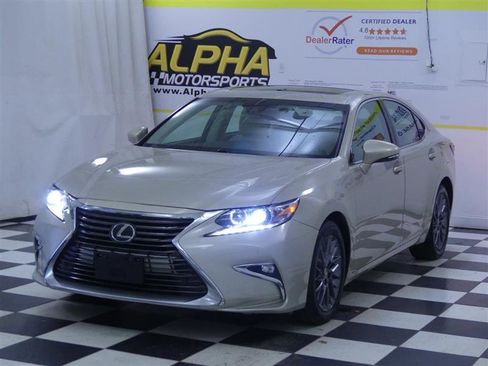 Used 2018 Lexus ES 350 w/ Premium Package image 4