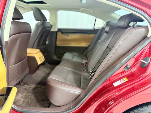 Used 2018 Lexus ES 350 ES 350 Sedan 4D image 33