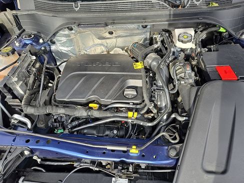 Used 2024 Chevrolet Trax LT image 32