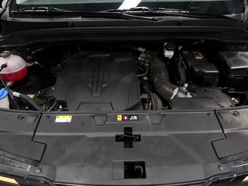 Used 2025 Kia Carnival image 18