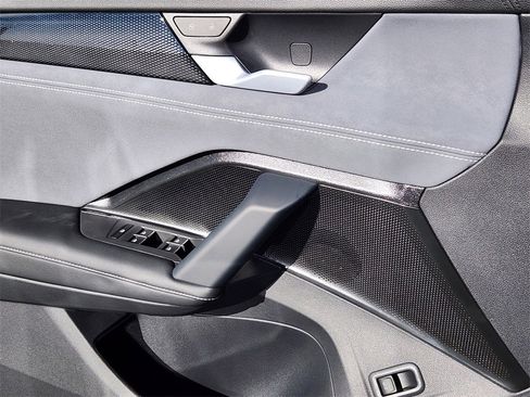 New 2026 Volkswagen Tiguan SE R-Line image 12