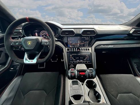 Used 2021 Lamborghini Urus AWD/4WD image 7