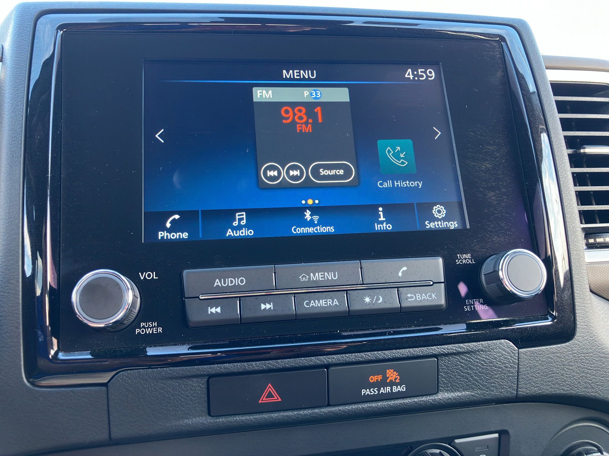 Used 2022 Nissan Frontier SV AWD/4WD image 18