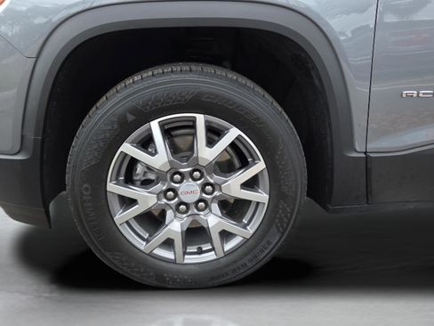 Used 2022 GMC Acadia SLT w/ Technology Package image 30