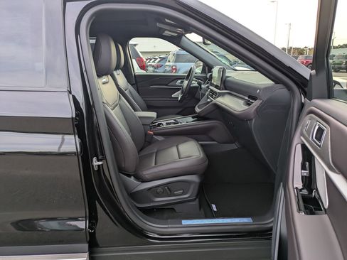 New 2026 Ford Explorer Platinum image 34