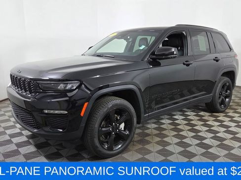 Used 2024 Jeep Grand Cherokee Limited w/ Black Appearance Package AWD/4WD image 3