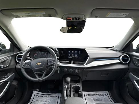 New 2026 Chevrolet Trax LS w/ LS Convenience Package FWD image 31