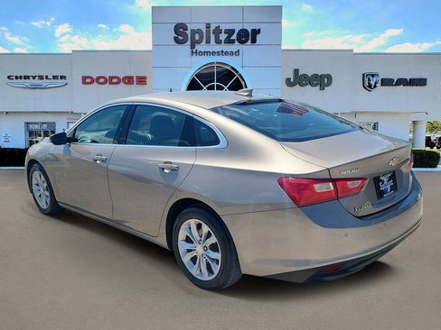 Used 2025 Chevrolet Malibu LT image 3