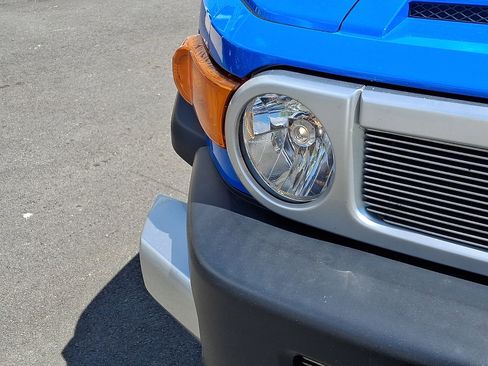 Used 2007 Toyota FJ Cruiser 4WD image 10