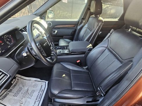 Used 2018 Land Rover Discovery HSE image 18