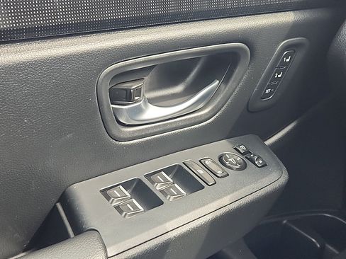 Used 2023 Honda Pilot Elite image 12