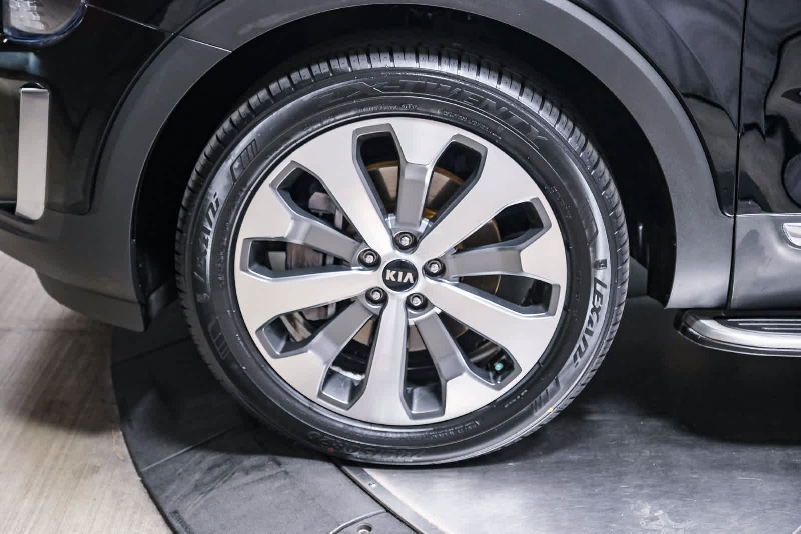 Used 2020 Kia Telluride EX w/ EX Premium Package FWD image 8