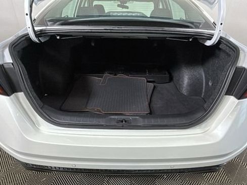 Used 2024 Nissan Altima 2.5 SR FWD image 28