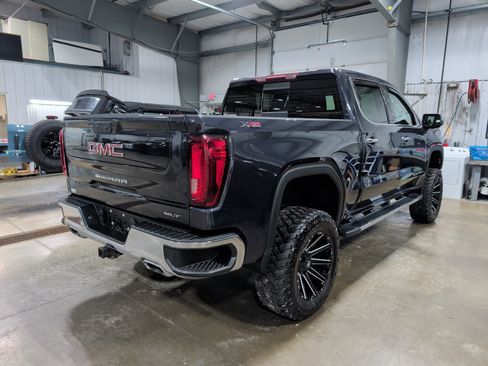 Used 2022 GMC Sierra 1500 SLT AWD/4WD image 2