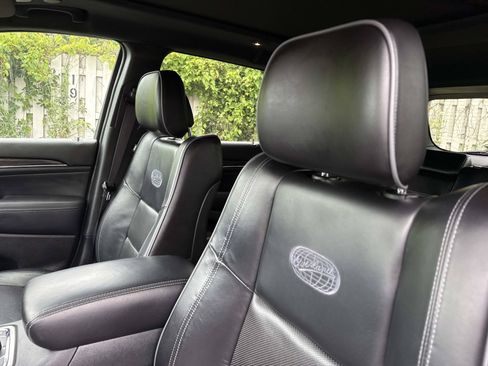 Used 2019 Jeep Grand Cherokee Overland AWD/4WD image 24