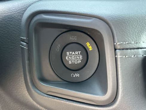 Used 2026 Jeep Wrangler Unlimited Rubicon AWD/4WD image 11