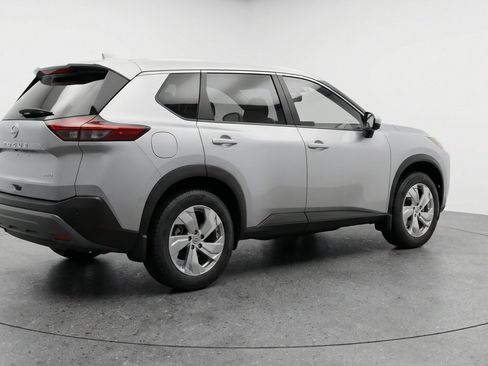 Used 2025 Nissan Rogue SV FWD image 9