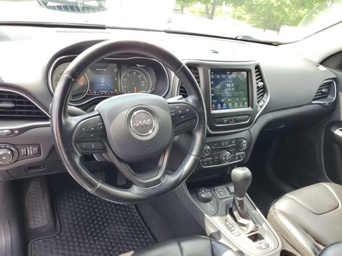 Used 2020 Jeep Cherokee Trailhawk w/ Cold Weather Group AWD/4WD image 7